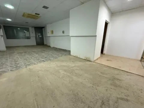 Almacén en calle de Álvarez de Sotomayor