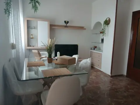 Chalet pareado en calle Santa Herminia