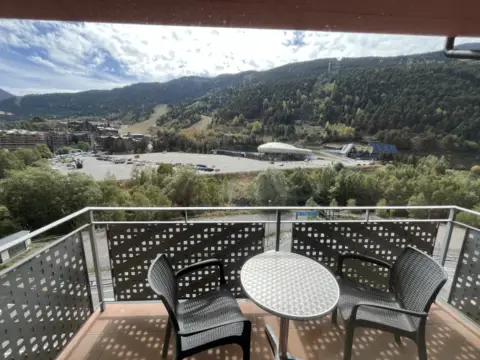 2-bedroom flat for sale in El Tarter, Canillo · 2 of 18