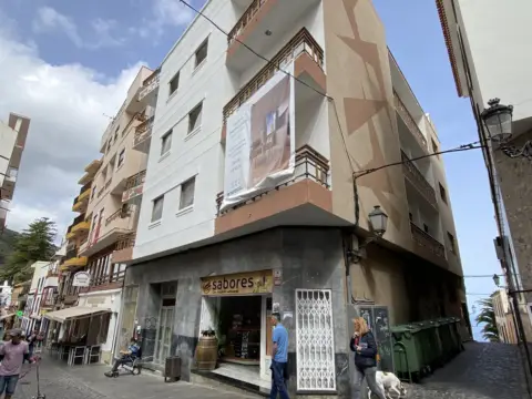 Commercial space in calle de San Sebastián, 17