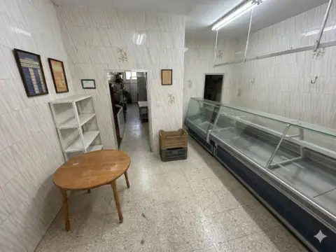Local comercial en calle de Corte de Peleas, 39