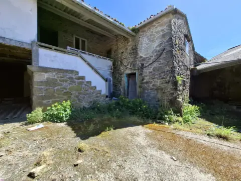 Casa rústica en Travesía de Busto A Portocanles