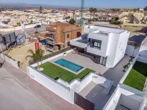 Chalet unifamiliar en Avenida de Alicante