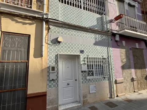 Casa pareada en calle Progres, nº 254