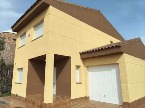 Chalet unifamiliar en calle de Cetrería