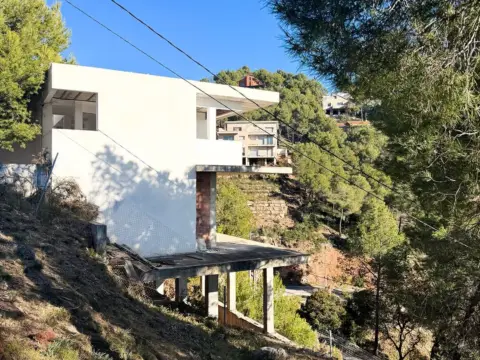 Casa adosada en Carrer del Cim