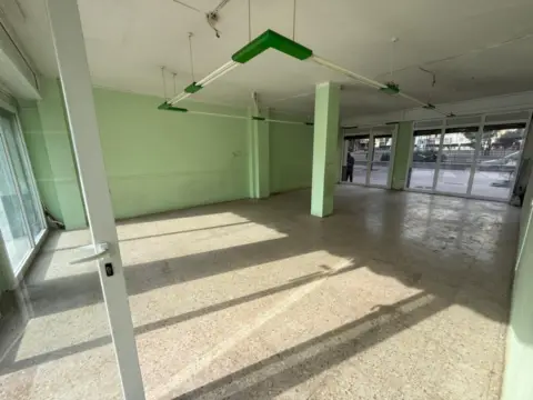 Local comercial en Plaza Monteya