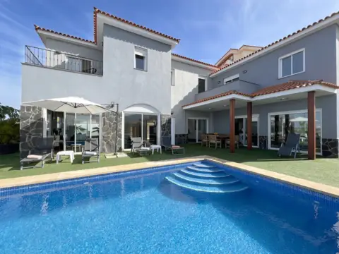 Chalet unifamiliar en Avenida Loro Parque