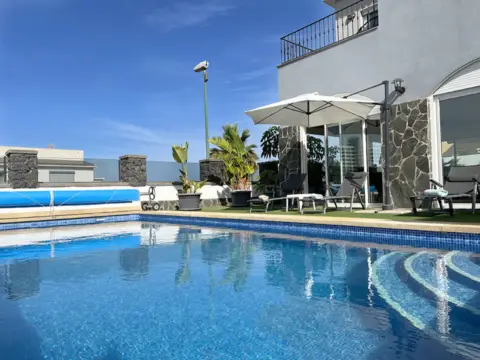 Chalet unifamiliar en Avenida Loro Parque