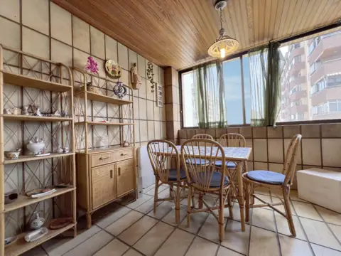 Piso en Avenida Reyes Católicos, 35