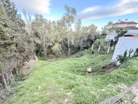 Terreno en calle de Acacias Campomijas