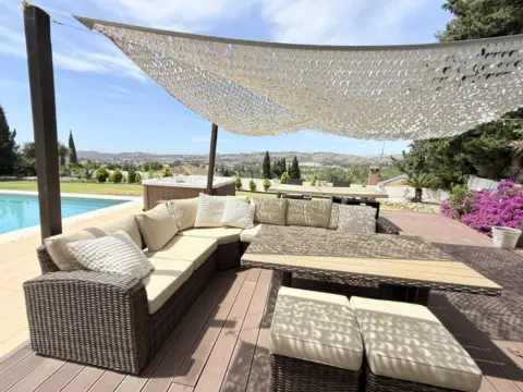 Chalet unifamiliar en calle Olivos De Sierrezuela