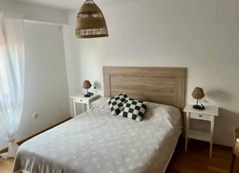 Piso en Santa Rosa-Valdeolleros