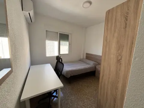 Piso en calle de Paco de León