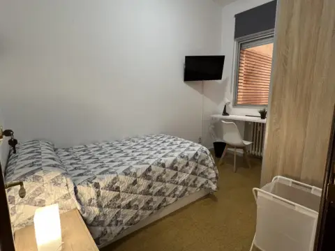 Habitación en Plaza de San Francisco, 13