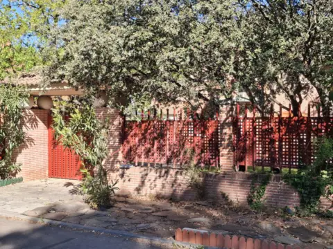 Chalet en calle Arevalo,Urbanizacion El Montico, nº 95