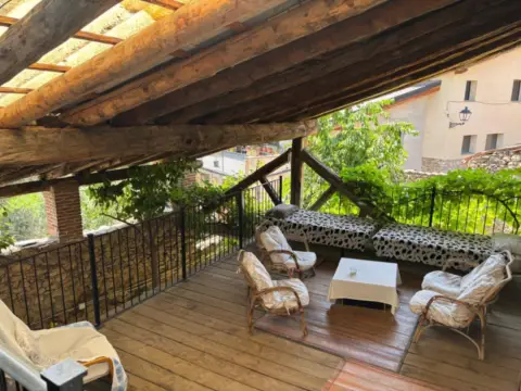 Casa rústica en calle Prat de La Vila