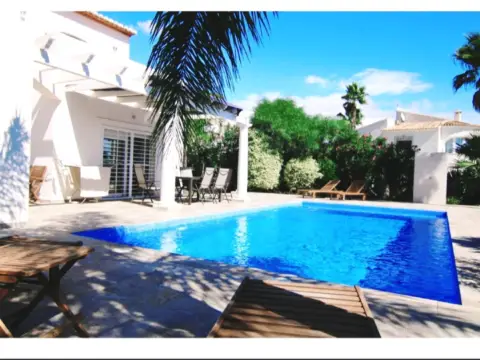 Chalet unifamiliar en Urbanización Carrio Park0