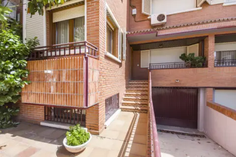 Chalet adosado en Sector III