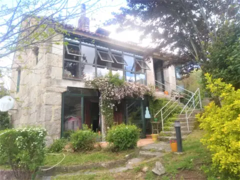 Casa en calle Lg. Loureiro - Picoña