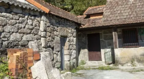 Casa rústica en calle de Caxil