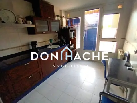 Chalet adosado en Nueva Ciudad