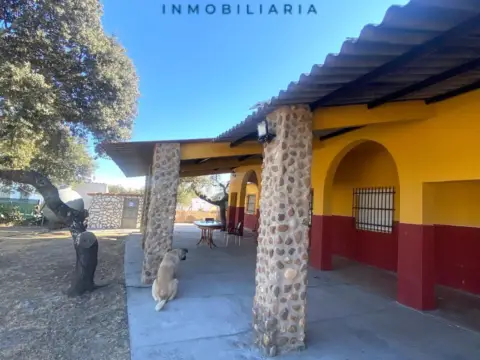 Chalet rústico en Nueva Ciudad
