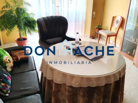 Piso en Reina Sofía-Salesianos-Bodegones