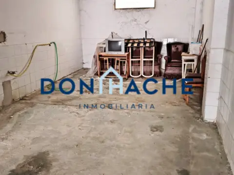 Nave comercial en San Luis-San Juan-Santa Isabel