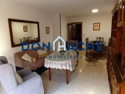 Piso en Reina Sofía-Salesianos-Bodegones