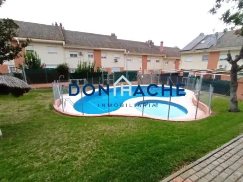Chalet adosado en Abadías-Norte