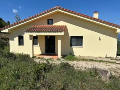 Casa en calle .
