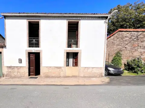 Casa adosada en Lugar O Casal de Laraño