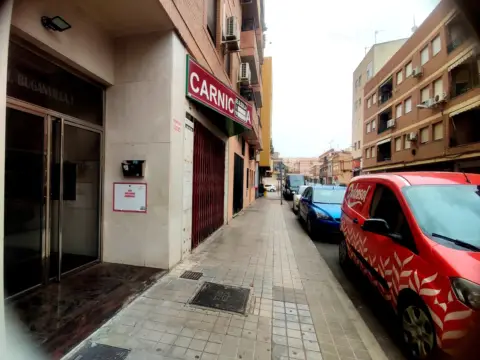 Local comercial en calle de la Plata