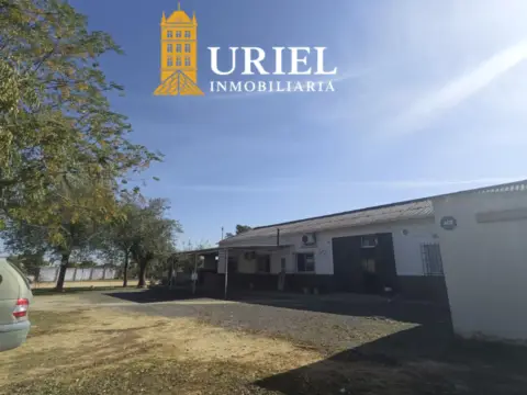 Chalet en Urbanización Celada