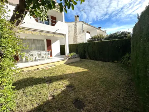 Chalet adosado en Avinguda del Papa Luna, 400