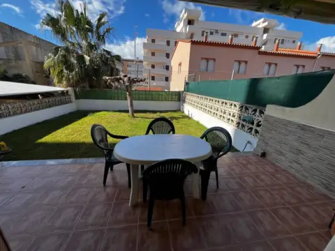 Chalet adosado en Avenida del Papa Luna, 147