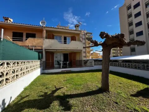 Chalet adosado en Avenida del Papa Luna, 147