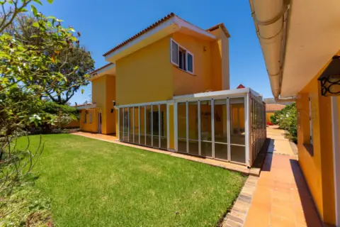 Casa en Avenida Tabares Bartlet