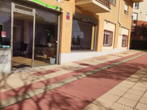 Local comercial en Pizarrales