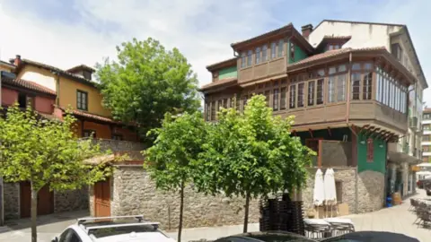 Casa pareada en Pola de Lena