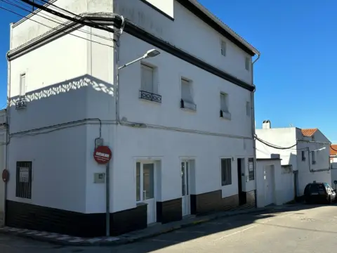 Edificio en calle de Francisco Pizarro