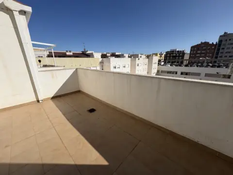 Dúplex en calle Alcalde Eduardo Codina Armengol