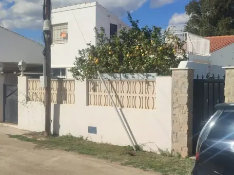 Chalet unifamiliar en calle de la Senieta