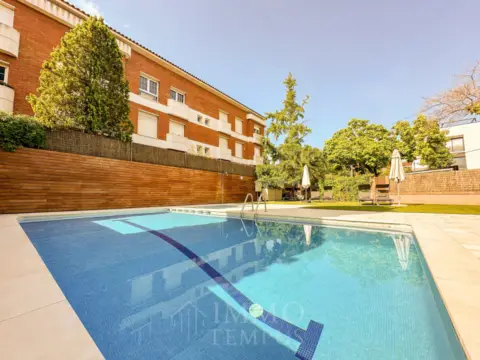 Casa en Avinguda de l'Enllaç, 9