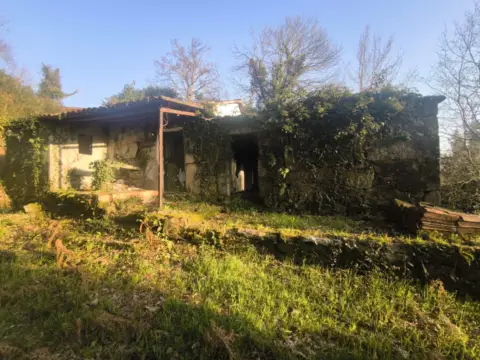 Casa en San Lorenzo "Oliveira"