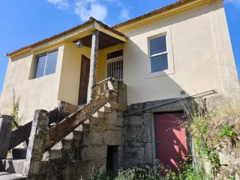 Casa en Rúa Real in Ponteareas · Ponteareas