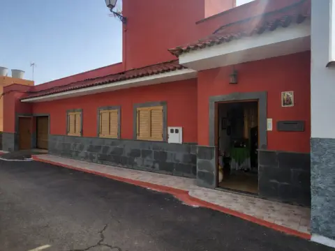 Casa en calle de los Llanos de Maria Rivera