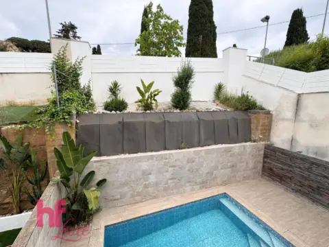 Chalet adosado en calle Mossen Maria Martinez