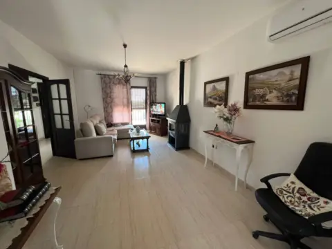 Chalet en Urbanización Santa Iglesia